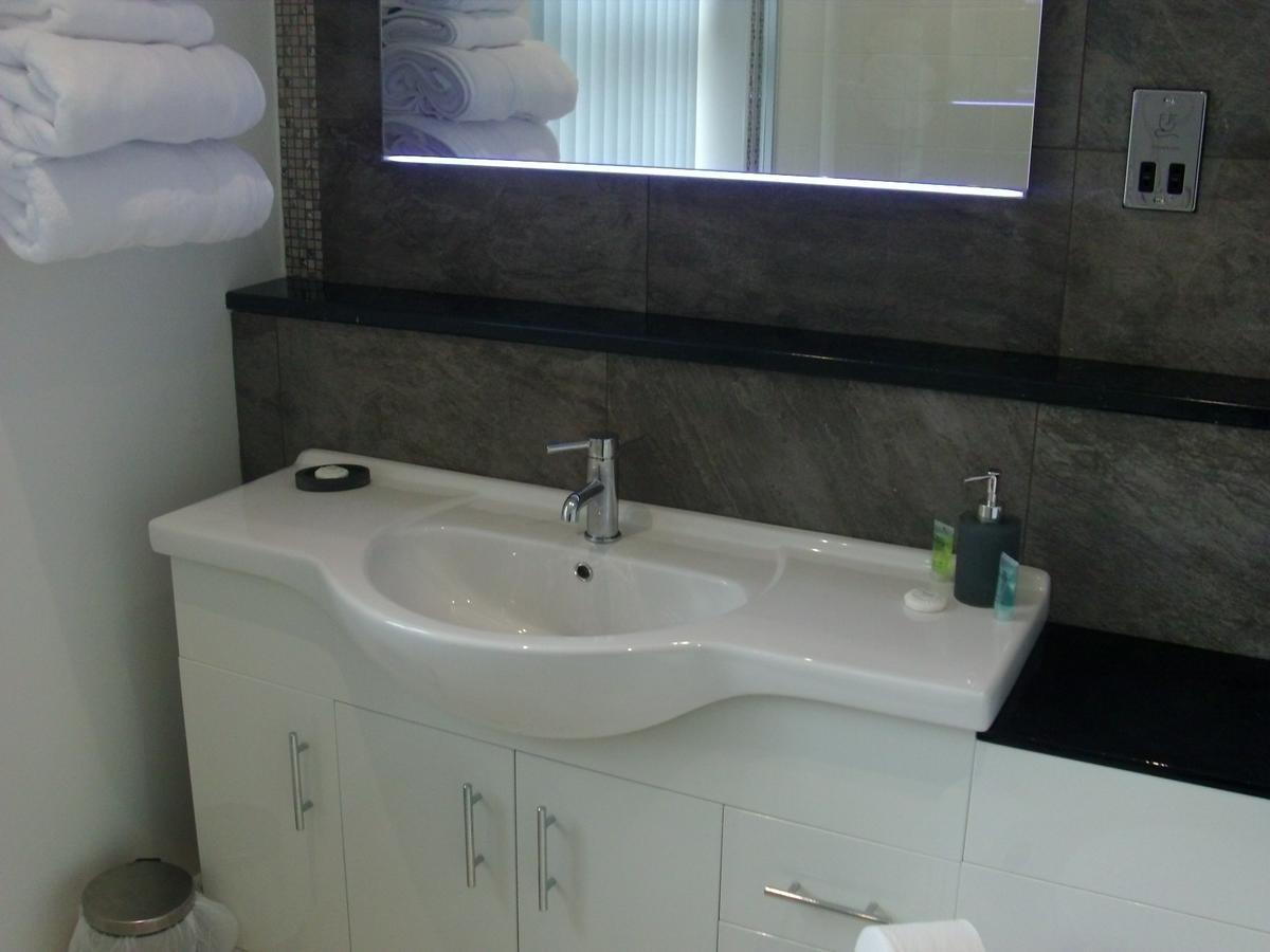 Lockinbar Holiday Apartments เท็นบี ภายนอก รูปภาพ